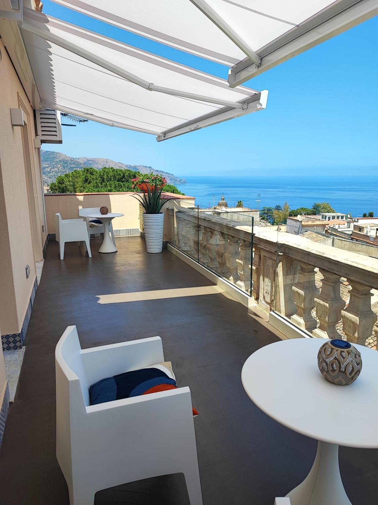 La Terrazza Di Porta Messina Hotel Taormina Exterior photo